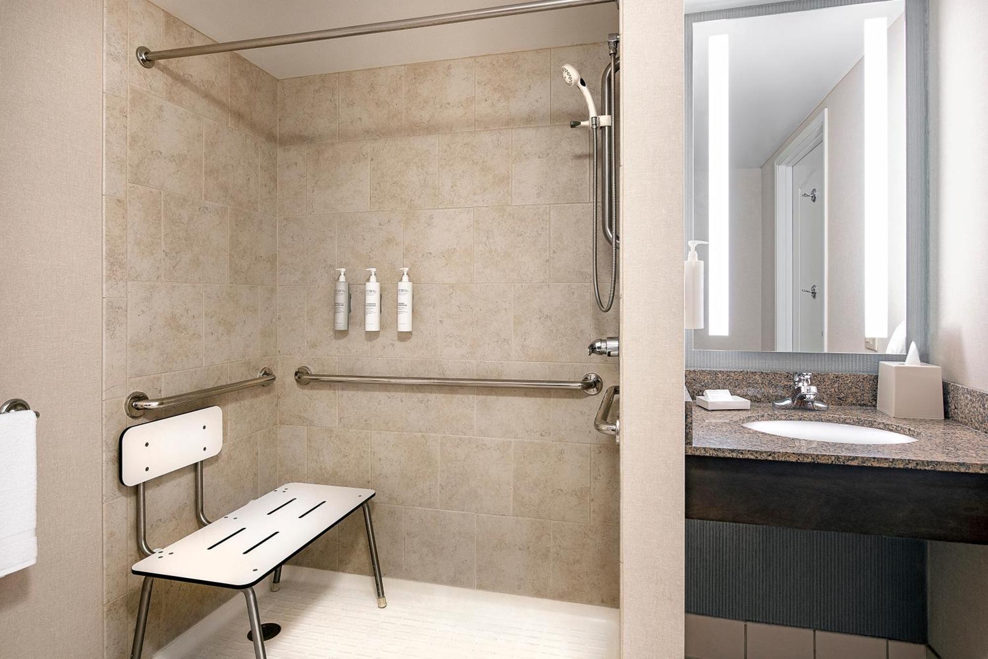 Hilton Garden Downtown 3*